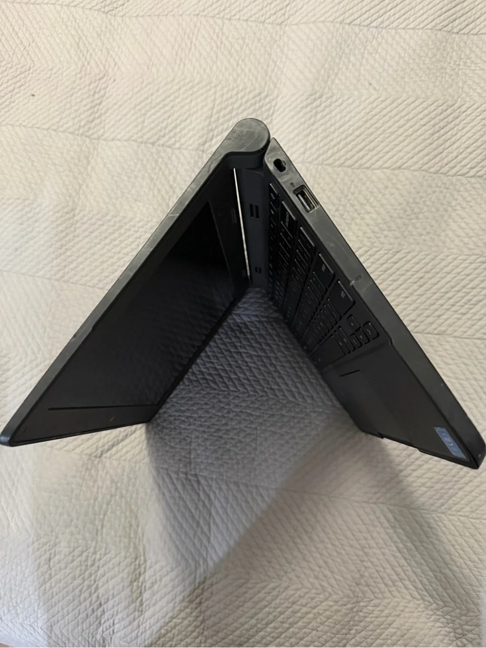 Dell Chromebook 3120 Laptop - Matte Black for parts or repair